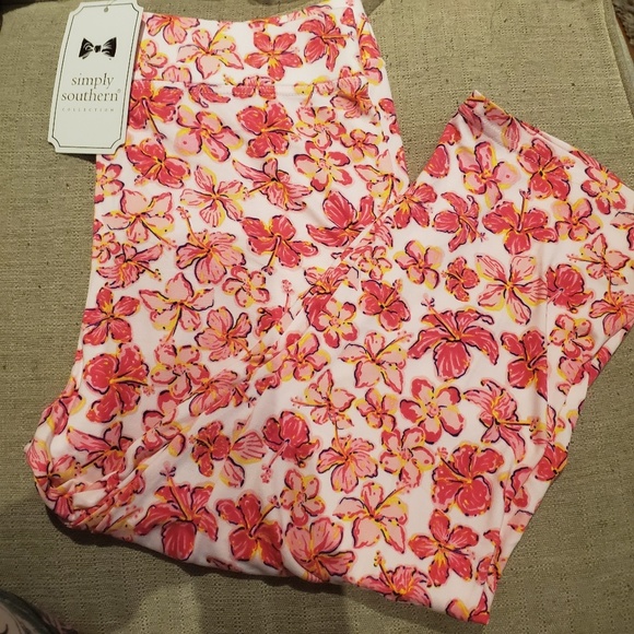 SUMMER CLEARANCE!Simply Southern Capri Leggings - Picture 3 of 3